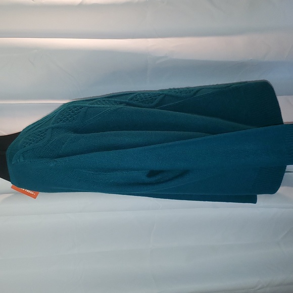 Joe Fresh Sweater - Picture 4 of 6